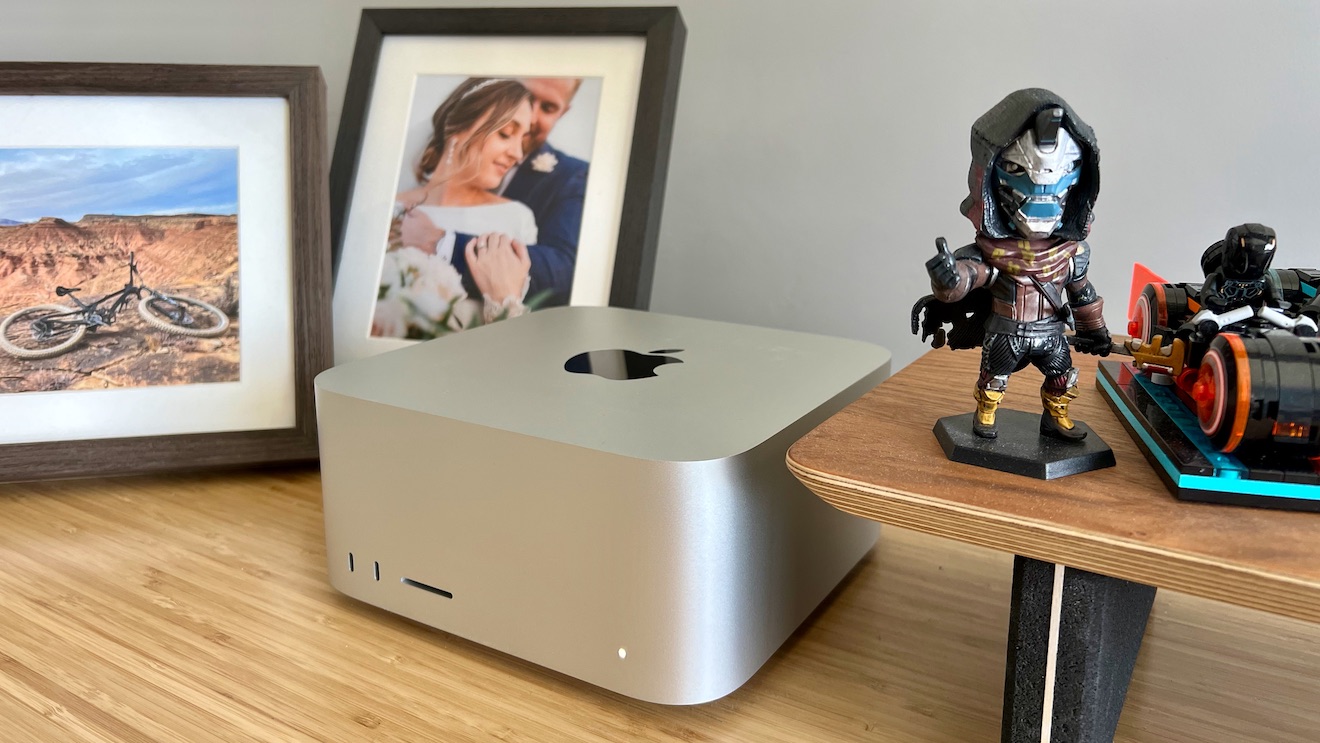 The 2022 Mac Studio in all it’s glory on my desk